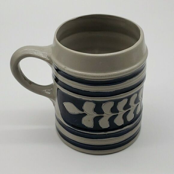 Williamsburg VA Souvenir Beer Mug Replica Grey /Cobalt Blue Pottery 1 L / 1 Qt - Picture 4 of 12